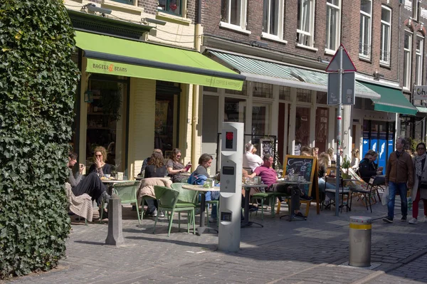 Nijmegen Netherlands April 2022 People Relax Enjoy Drink Outdoor Cafe — Foto Stock