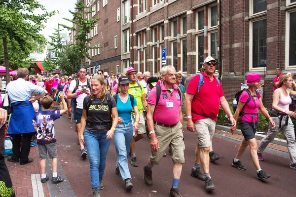 Nijmegen Holanda Julho 2019 Caminhantes Centro Nijmegen Durante Marchas Internacionais — Fotografia de Stock