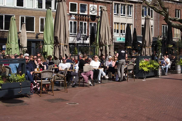 Nijmegen Netherlands April 2022 People Relax Enjoy Drink Outdoor Cafe — Foto Stock