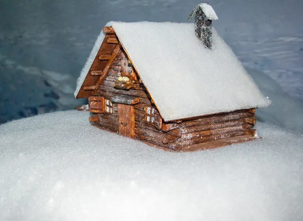 Дом снежный — стоковое фото