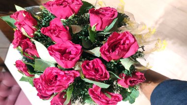  kırmızı gül çiçek buketi