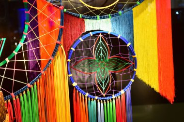 Bangkok Tayland 3 Ağustos 2019 Bulanık Moda marka çantalar Bangkok 'ta bir alışveriş merkezinde güzel renklerde.