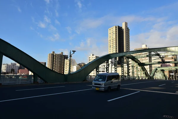 日本2018年11月25日東京の隅田川に太陽が輝いています 東京の街に輝き — ストック写真