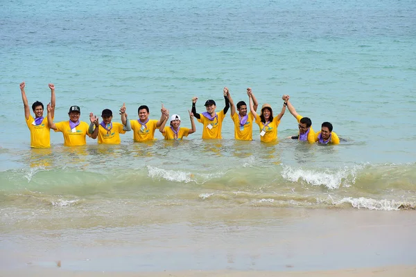 Chon Buri Tailândia Agosto 2019Japanese Company Takes Employees Activity Beach — Fotografia de Stock