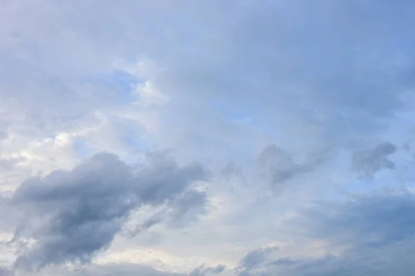 Blauer Himmel Und Weiße Wolken Als Hintergrund — Stockfoto