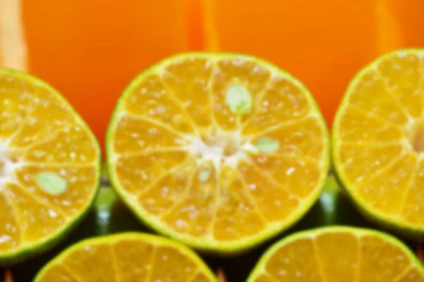 Blur Halverade Apelsiner Förbereds För Att Separera Saften — Stockfoto