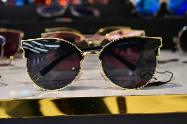 Rayong Tailandia Agosto 2019 Gafas Desenfoque Con Montura Sobre Fondo — Foto de Stock