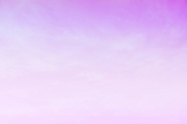 Pastel renkli gökyüzü ve bulut beyazı. Güzel öğleden sonra gökyüzü ve bulut beyazı