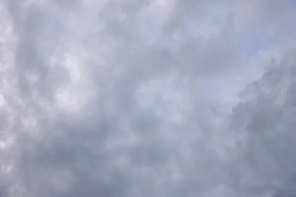 青い空白い雲の背景 — ストック写真