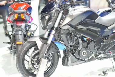 Bangkok Tayland 3 Aralık 2021 Tanımlanamayan Güzel Bangkok Motor Fuarı 'nda satılık bir motosiklet sunuyor..