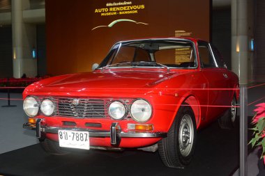 Bangkok Tayland 3 Aralık 2021 Bulanık Klasik eski araba gösterisi Bangkok Otomobil Fuarı 2021.