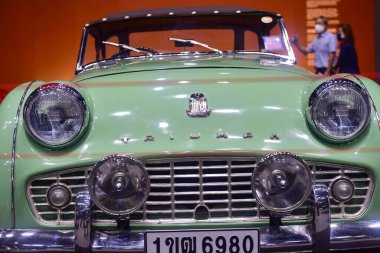 Bangkok Tayland 3 Aralık 2021 Bulanık Klasik eski araba gösterisi Bangkok Otomobil Fuarı 2021.