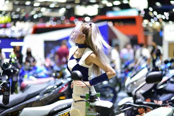 Bangkok Thailand December 2021 Oskärpa Oidentifierad Pretty Presenterar Motorcykel Till — Stockfoto