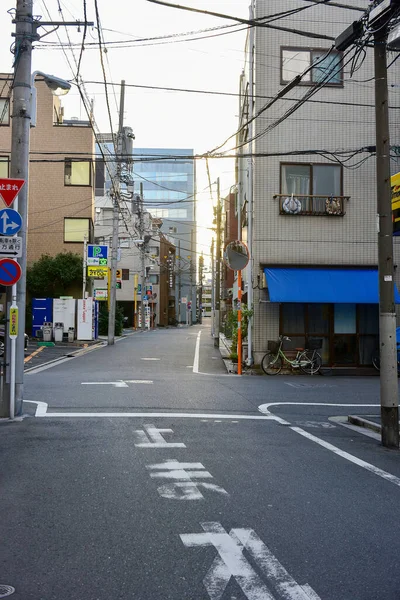 日本2018年11月25日太陽が東京の街に輝きます — ストック写真