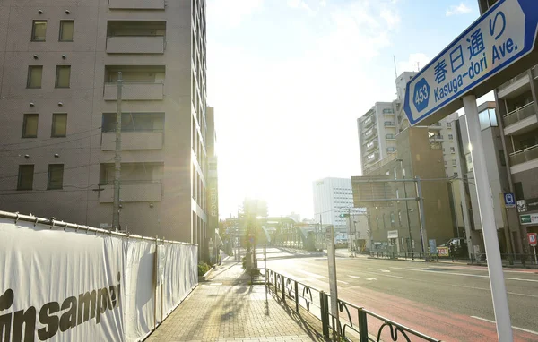 日本2018年11月25日太陽が東京の街に輝きます — ストック写真