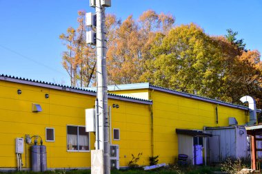 Yamanashi japan 23 Kasım 2018 Fuji Dağı bir trafik yolundan görünüyor.
