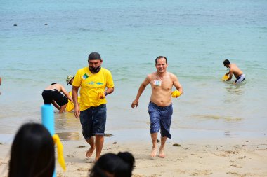 ChonBuri Tayland 1 Ağustos 2019 Japon şirketi çalışanlarını 2019 Plaj Ekibi Mükemmellik Ekibi 'nin faaliyetlerine götürüyor.