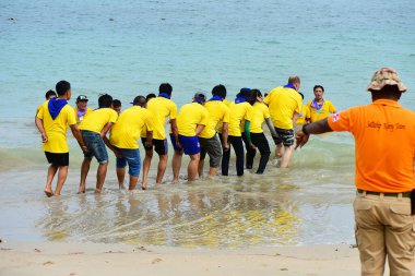 ChonBuri Tayland 1 Ağustos 2019 Japon şirketi çalışanlarını 2019 Plaj Ekibi Mükemmellik Ekibi 'nin faaliyetlerine götürüyor.