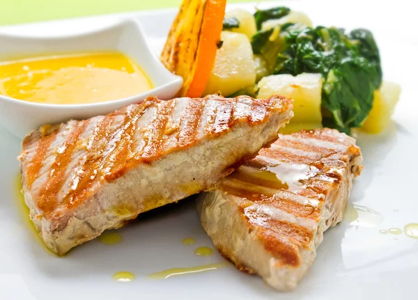 Tuna portre