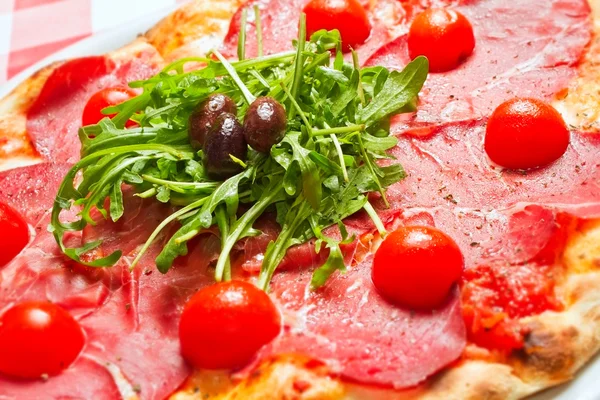 Pizza Napoli — Zdjęcie stockowe