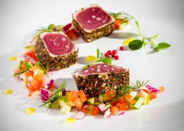 ton balığı parçaları