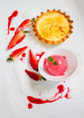 çilek vanilya tatlı