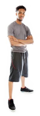 çekici bir Afro-Amerikan adam stüdyoda poz