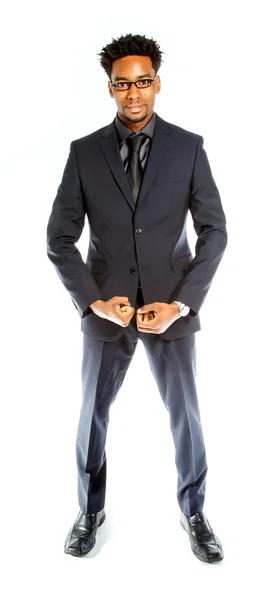 Atraente homem de negócios afro-americano posando em estúdio — Fotografia de Stock