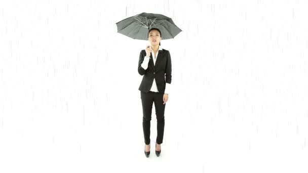 Бізнес-леді з парасолькою — стокове відео