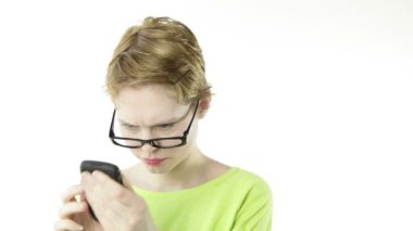 sms mesajý okuma gözlükleri ile kız
