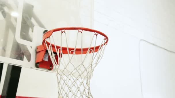 Vista del aro de baloncesto — Vídeos de Stock