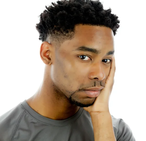 Atraktivní afro-american muž pózuje ve studiu — Stock fotografie