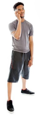 çekici bir Afro-Amerikan adam stüdyoda poz