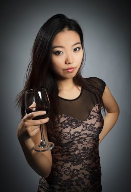 stüdyoda poz çekici Asyalı kız