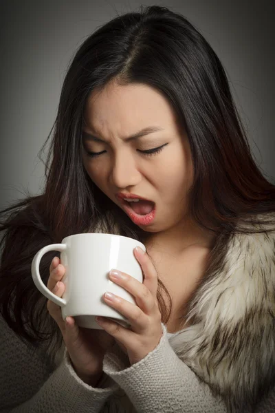 Attractive asian girl posing in studio — Stock Photo, Image