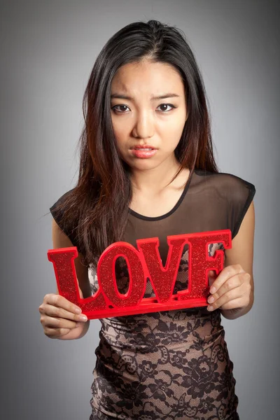 Atrakcyjny azjatycki dziewczyna pozuje w studio — Zdjęcie stockowe