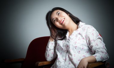 stüdyoda poz çekici Asyalı kız