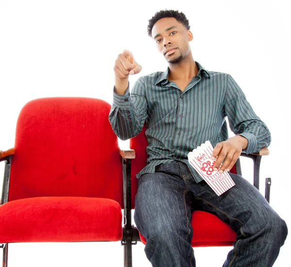 Atractivo hombre afroamericano posando en estudio —  Fotos de Stock