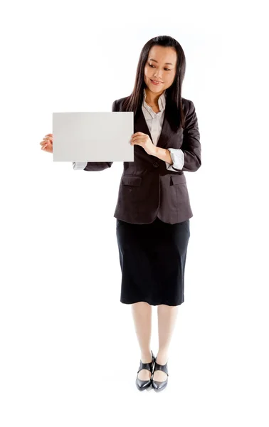 Atractiva chica asiática posando sobre fondo blanco — Foto de Stock