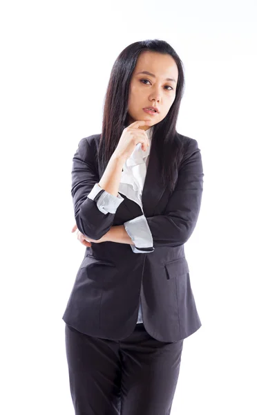 Attraente ragazza asiatica posa su sfondo bianco — Foto Stock