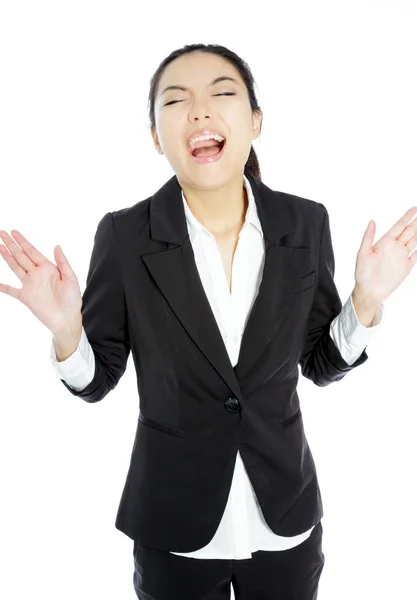 Aantrekkelijke Aziatische blij zakenvrouw glimlachend en gebaren met haar handen — Stockfoto