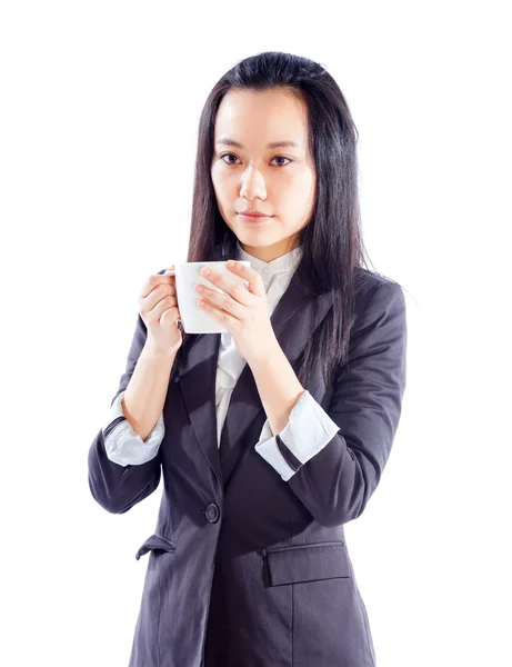 Menina asiática atraente posando no fundo branco — Fotografia de Stock