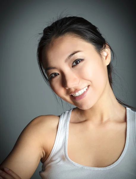 Attractive asian girl 20 years old shot in studio — Stock Photo, Image