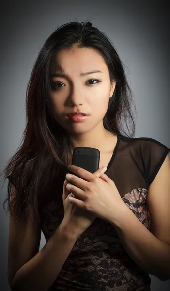 Привлекательная азиатская девушка 20 лет снята в студии — стоковое фото