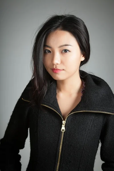 有吸引力的亚洲女孩 20 岁工作室中枪 — 图库照片