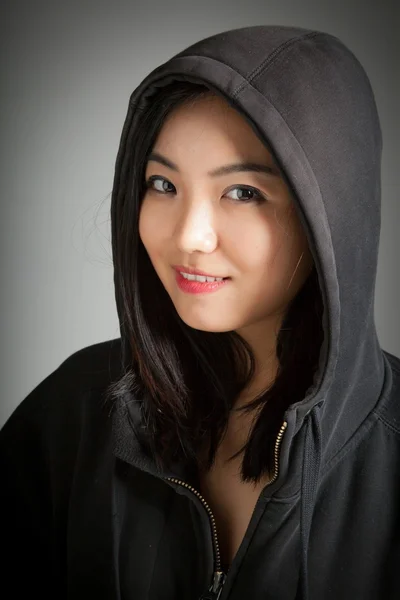 有吸引力的亚洲女孩 20 岁工作室中枪 — 图库照片