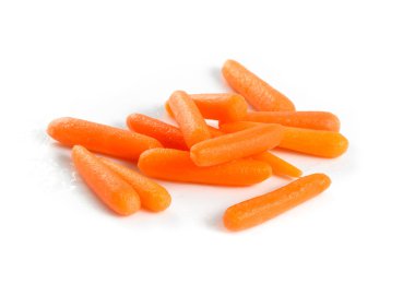 Beyaz bir arka plan üzerinde izole bebek havuç