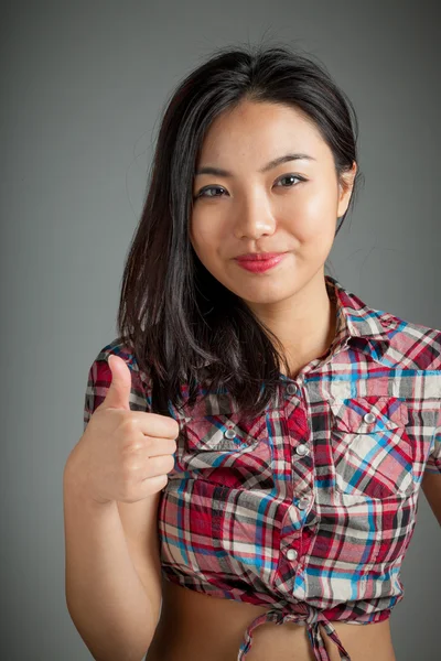 Retrato de sexy asiático cowgirl polegares para cima — Fotografia de Stock