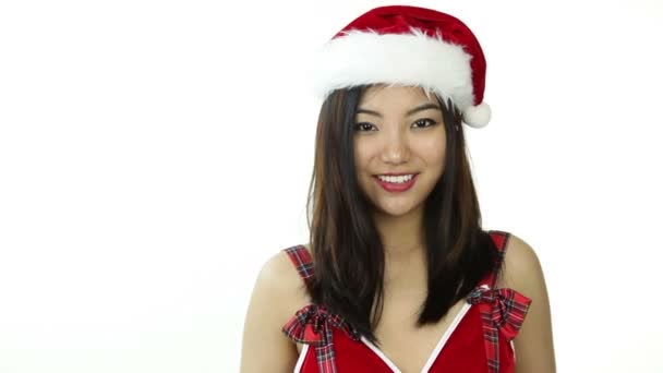 Attrayant asiatique Santa fille avec cadeau boîte — Video