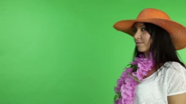 Sessizlik işareti gösteren kadın